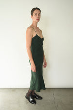Kamperett V Neck Midi Slip