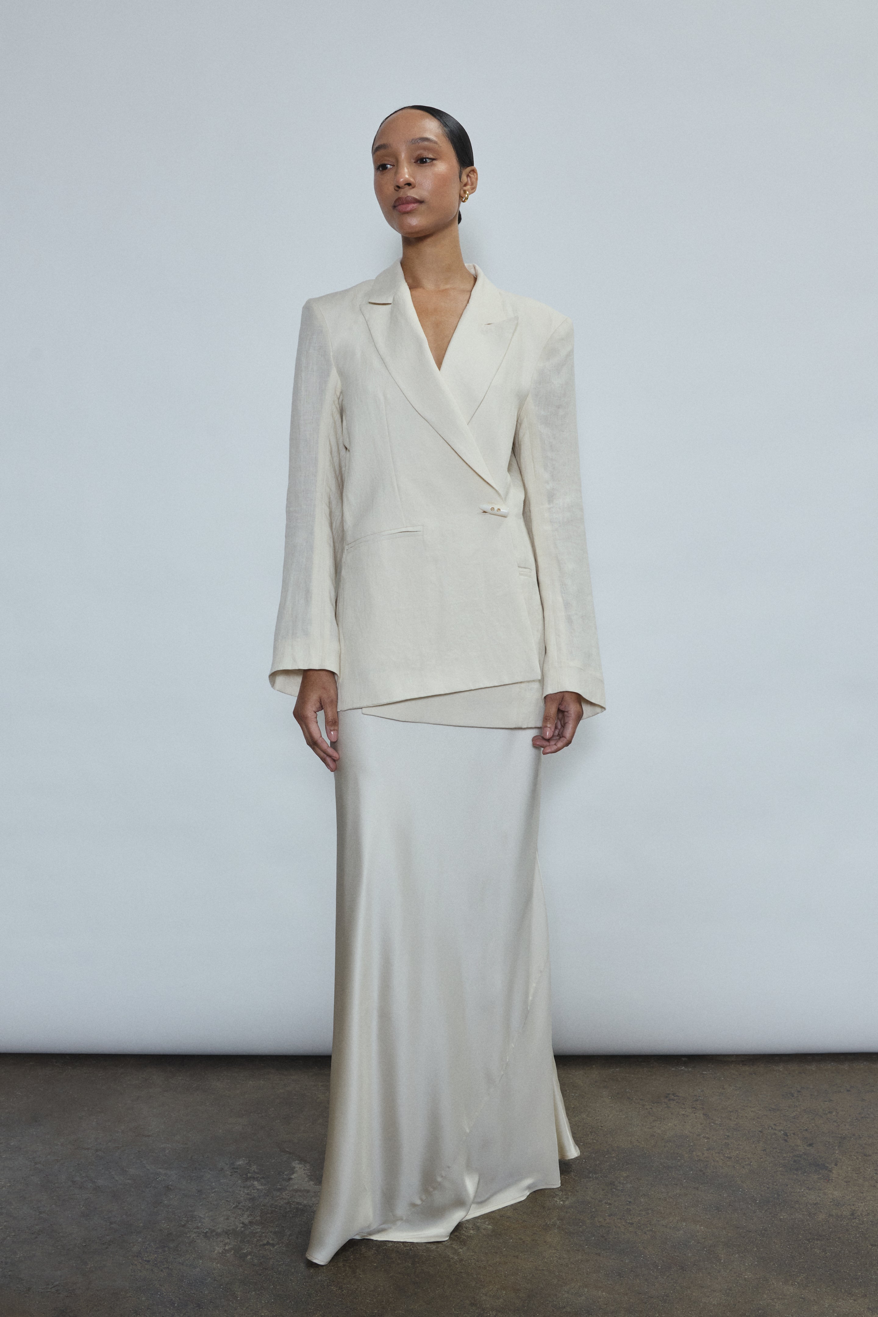 belafonte ジャケット(off white) MYLIANE White Cape Jacket With Button Closure