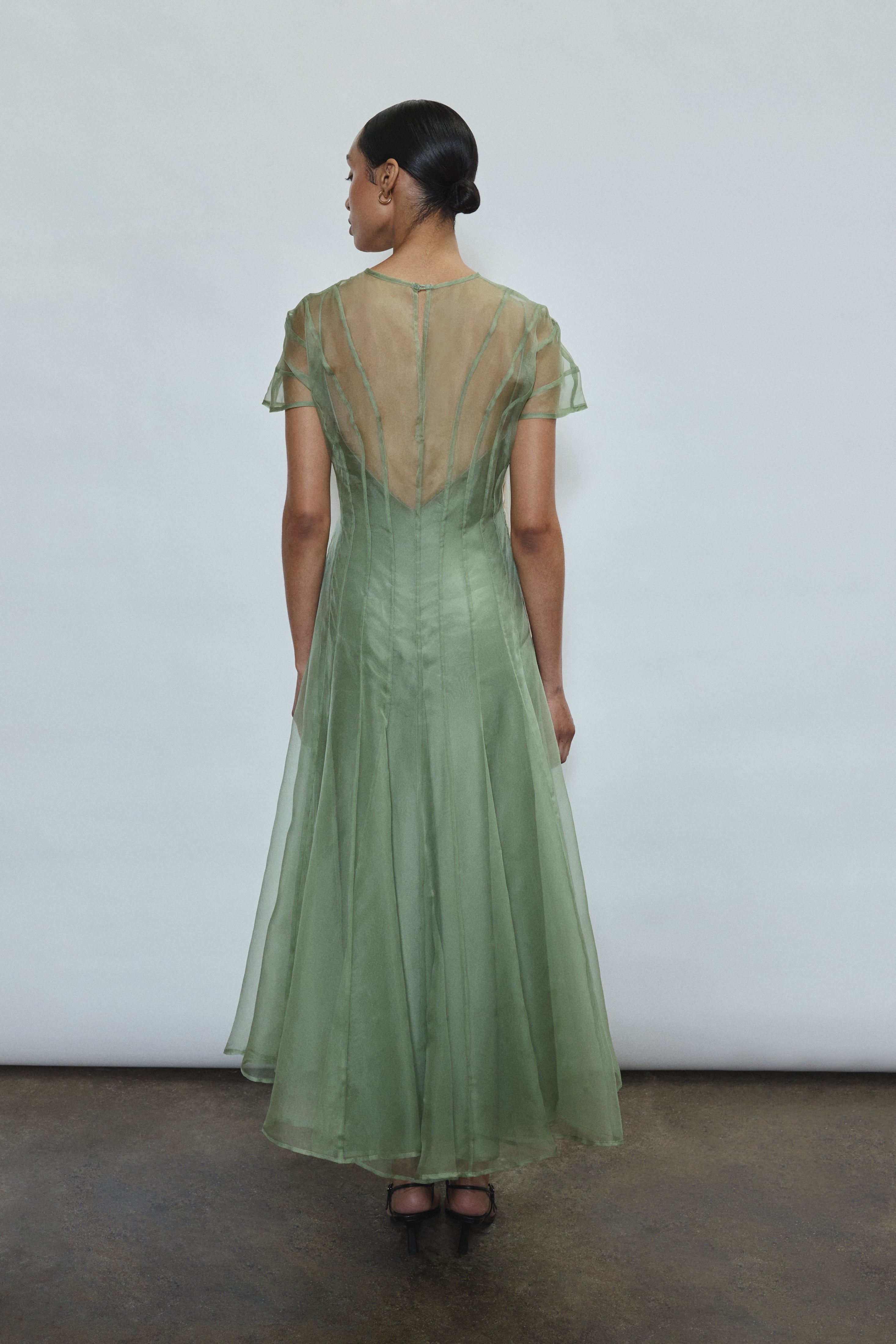 green quince dresses Jade Maxi Dress in Emerald Lace - Beachwear MODEL INFO Model is wearing size XS Height Caroline Midi Slip Dress -