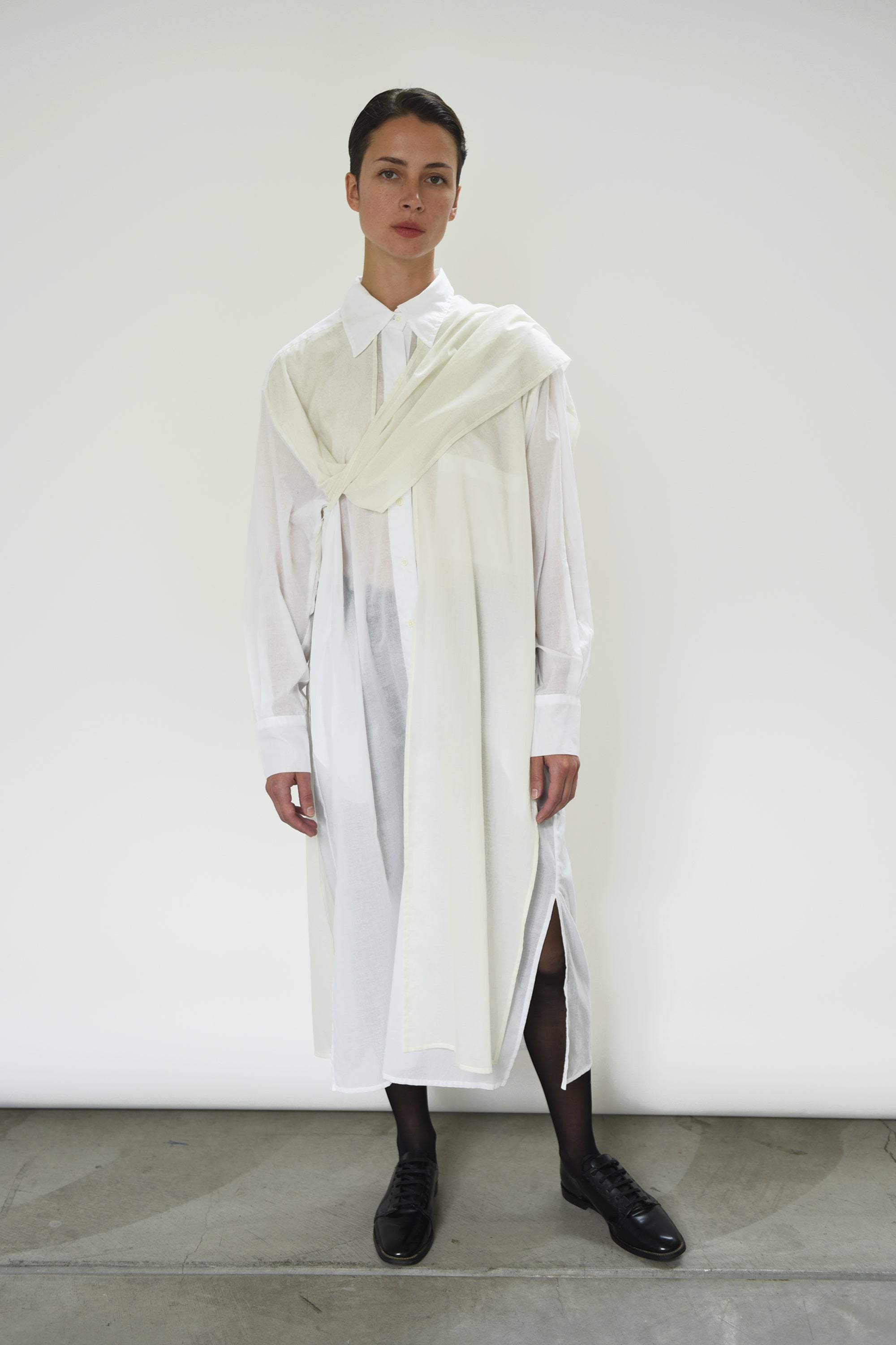Side view of the white semi-sheer Japanese cotton voile Kamperett Etude Shirt Dress.