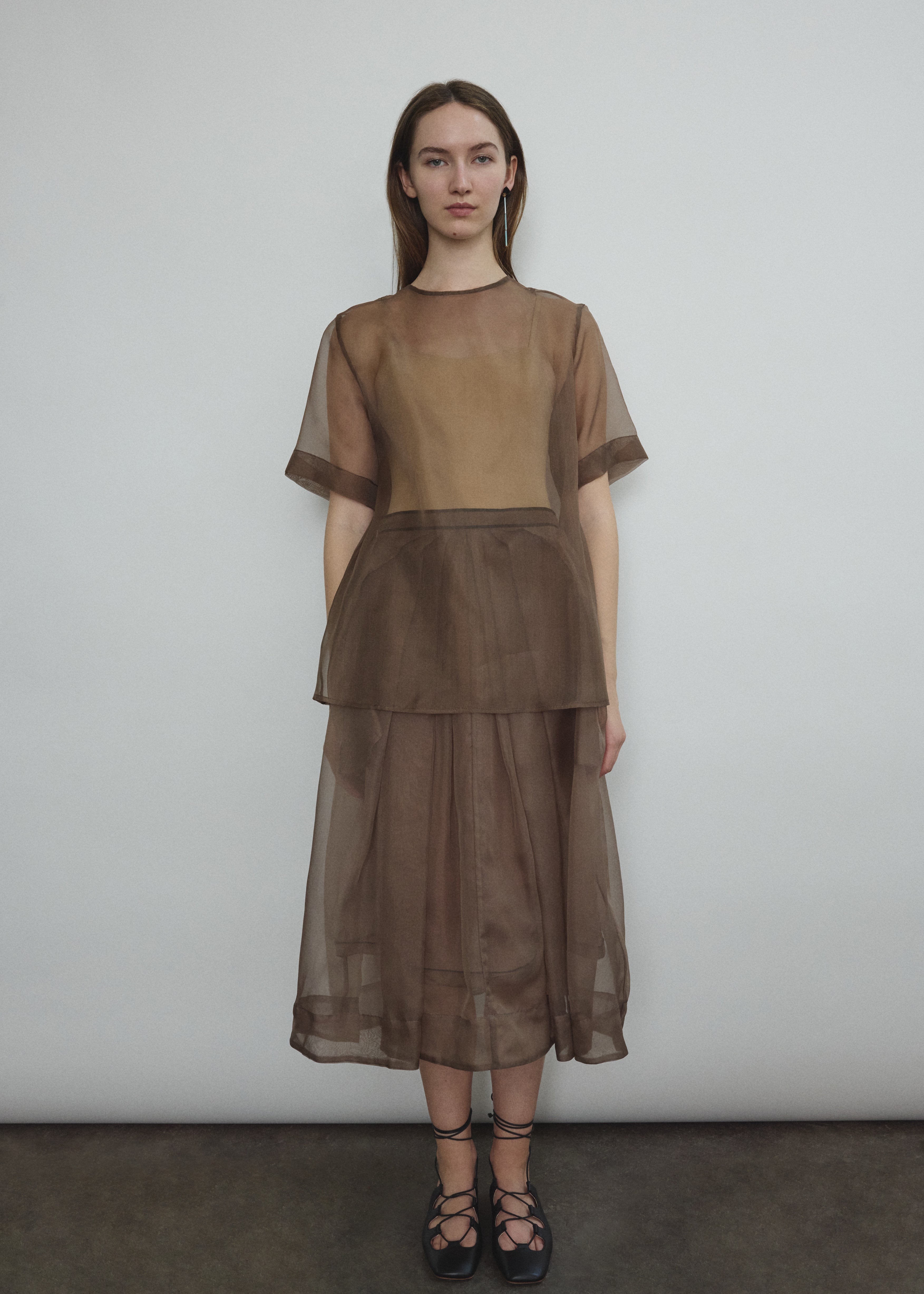 Styled view of the mushroom silk organza Kamperett Jette Tee.