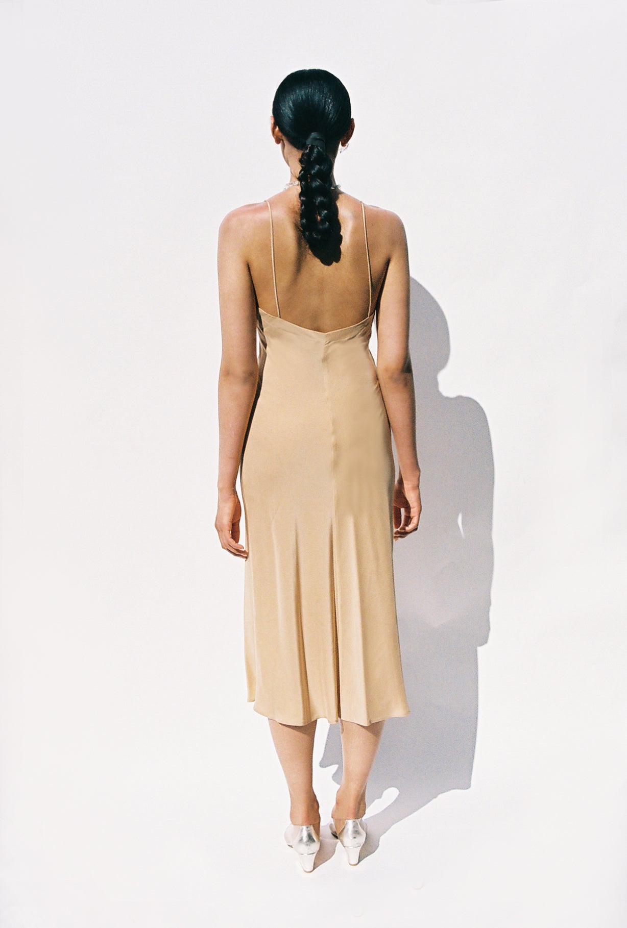 KAMPERETT V-Neck Midi Slip