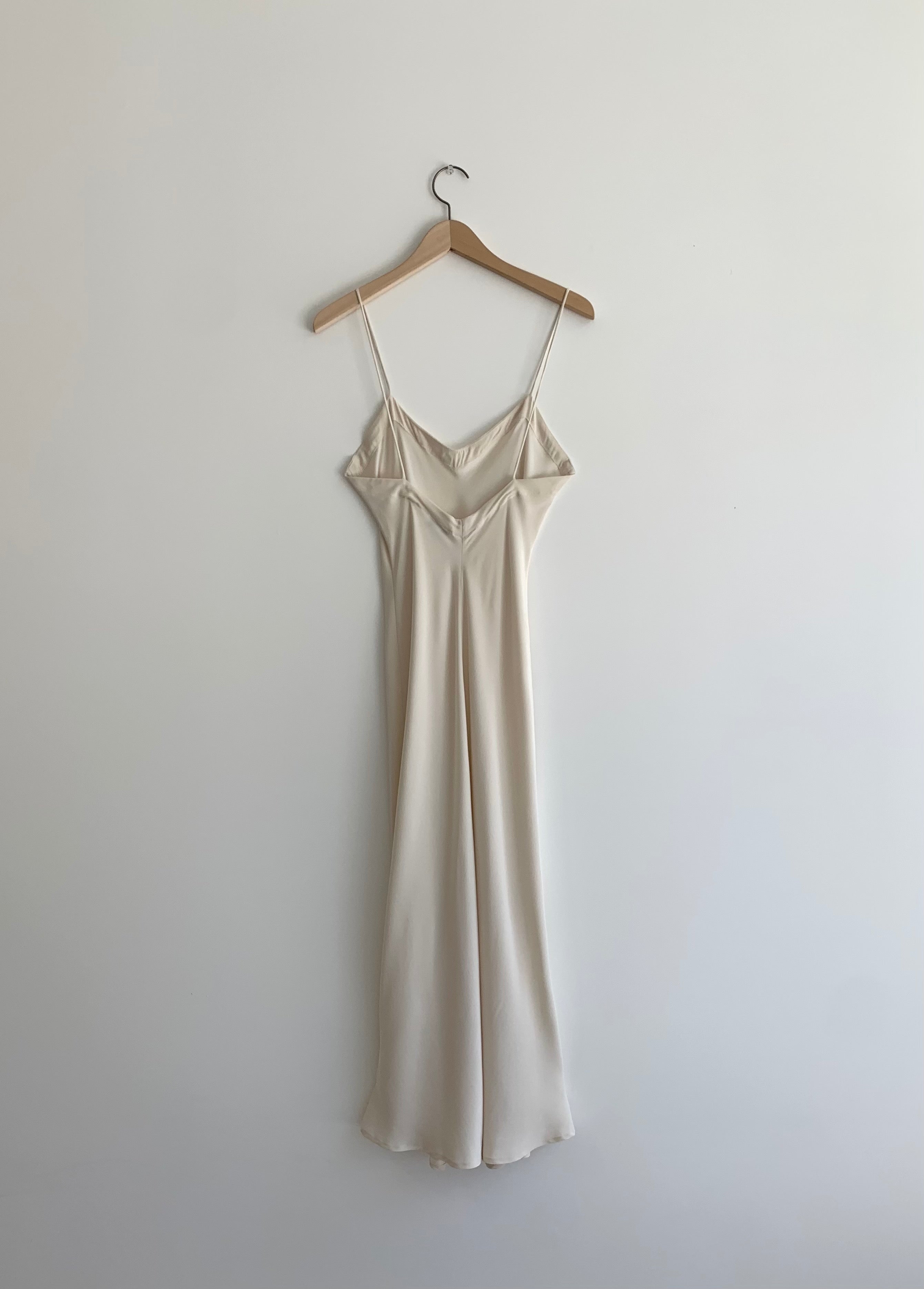 KAMPERETT | V-NECK MIDI SILK SLIP | IVORY