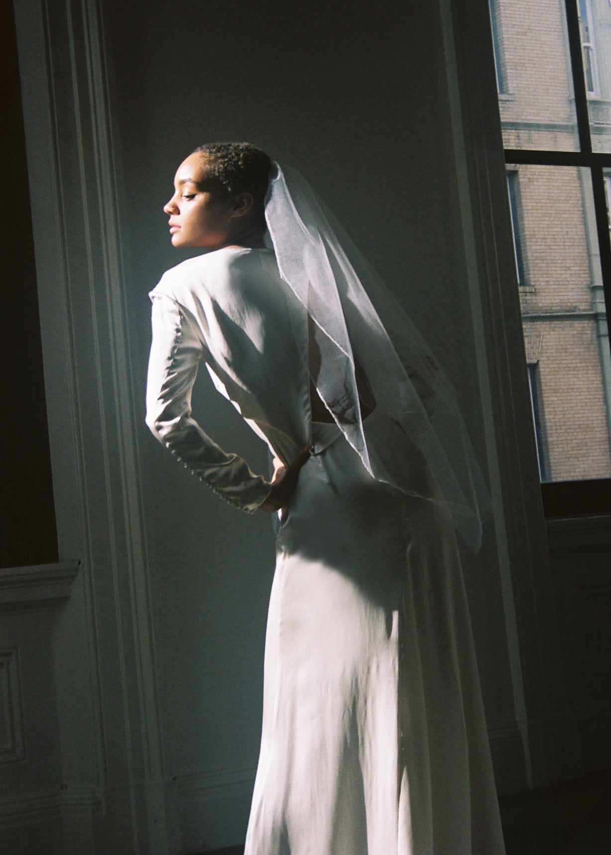 KAMPERETT Short Blusher Veil