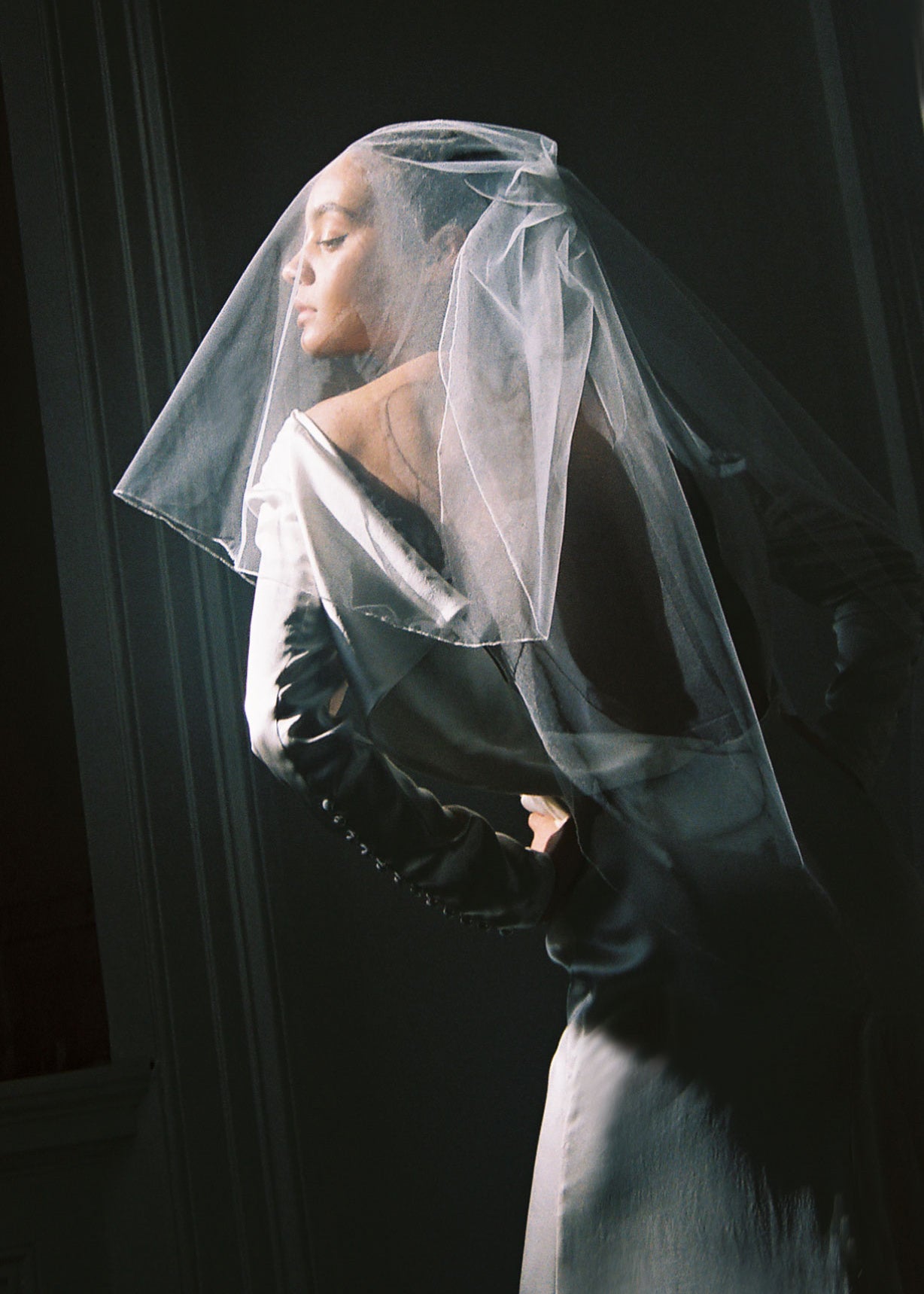 KAMPERETT Short Blusher Veil