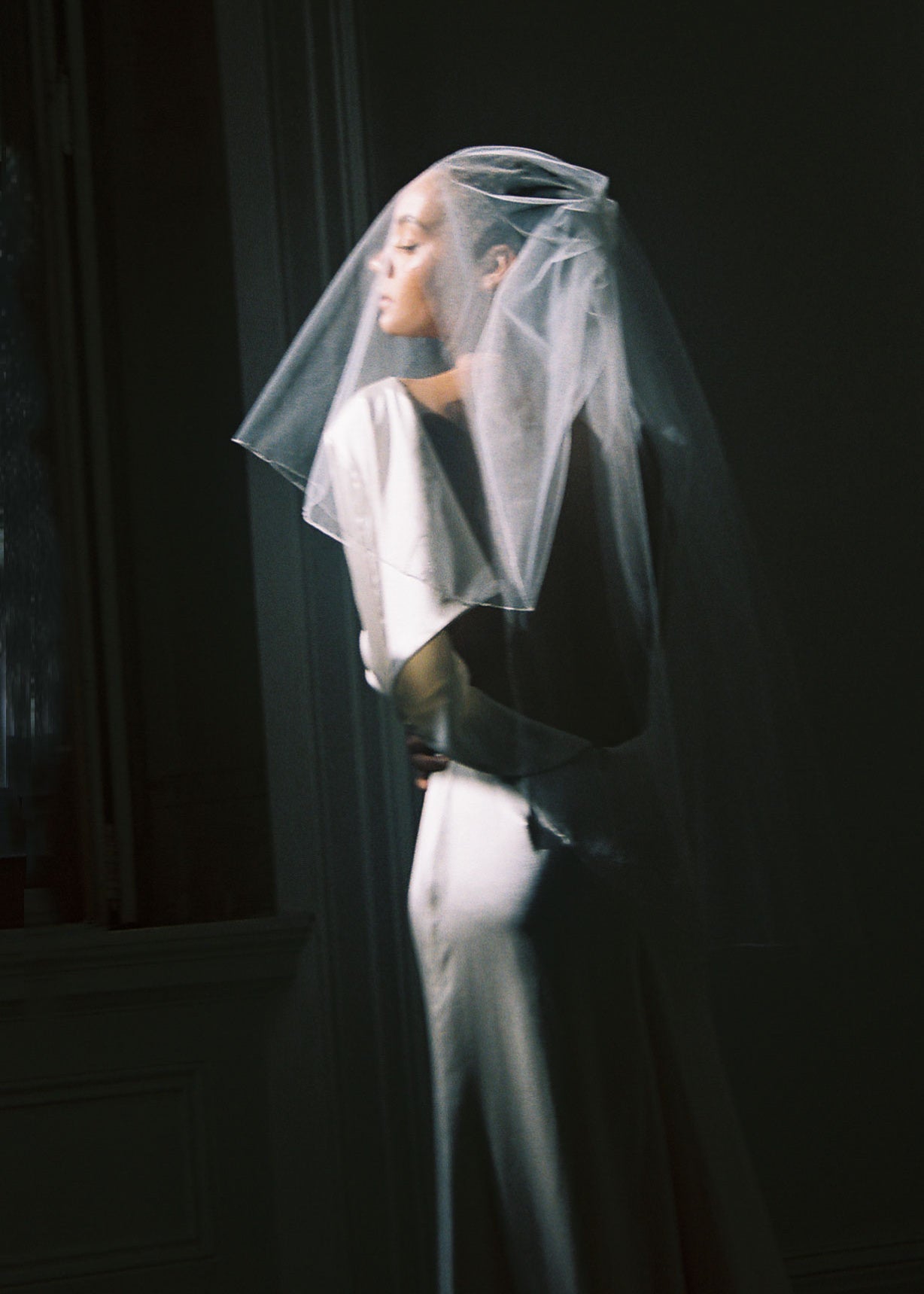 KAMPERETT Short Blusher Veil